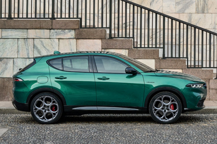 ALFA ROMEO TONALE PLUG-IN HYBRID Q4 - Scoprila sabato 11 e domenica 12 febbraio.